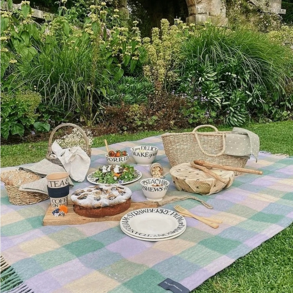 New🌟Recycled Wool Picnic Blanket in Thistle Meadow Check